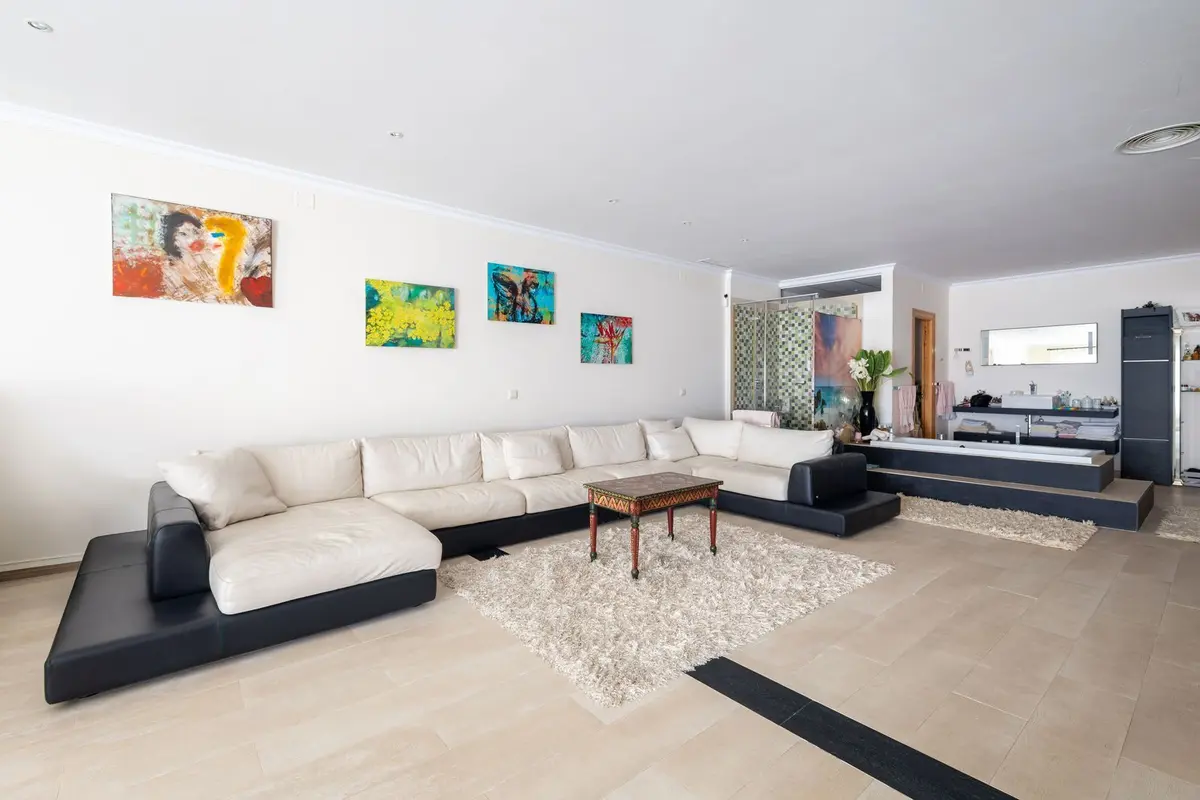 Detached Villa in El Paraiso