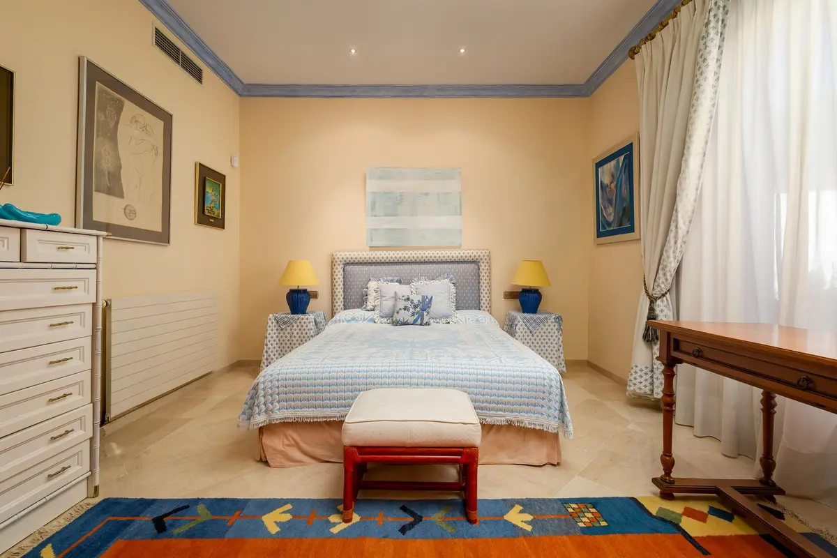 Detached Villa in El Paraiso