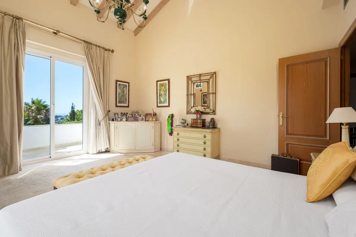 Detached Villa in El Paraiso