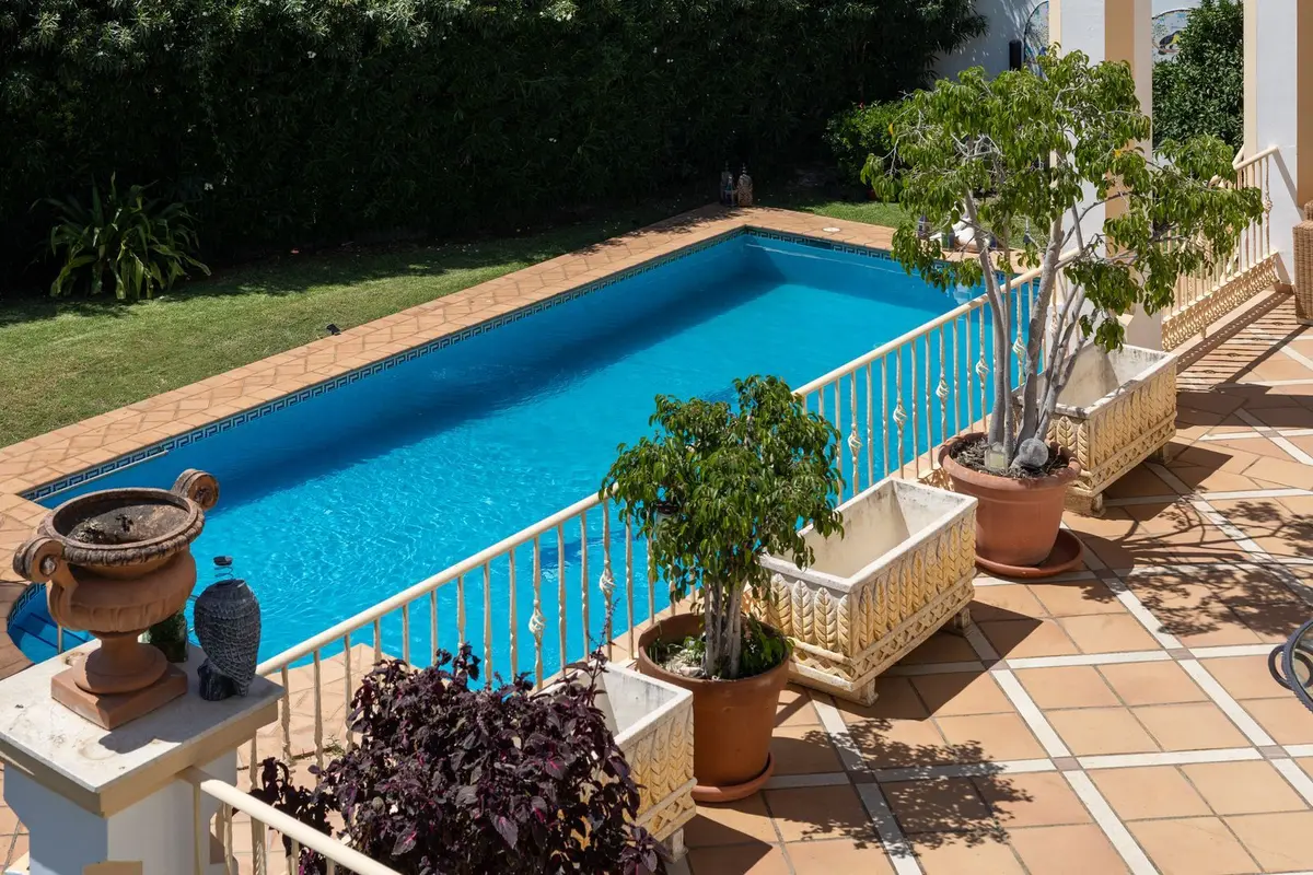 Detached Villa in El Paraiso
