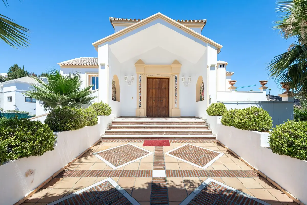 Detached Villa in El Paraiso