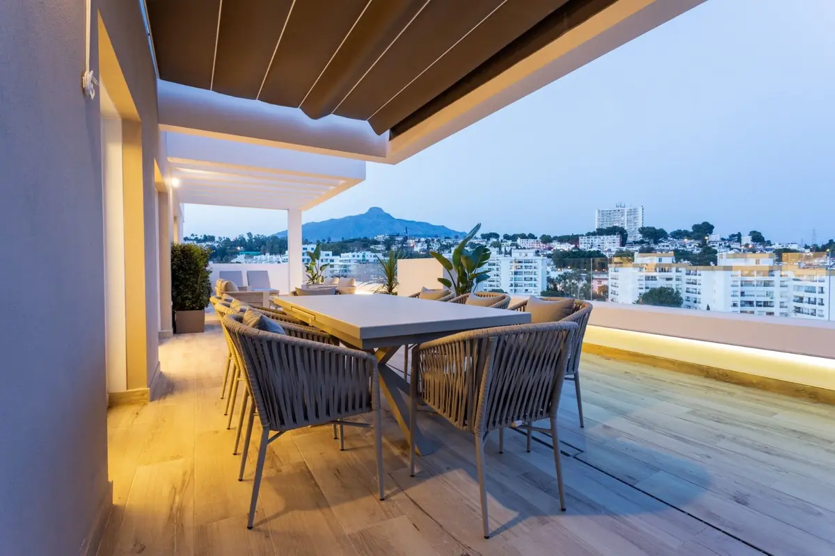 Middle Floor Apartment in Nueva Andalucía