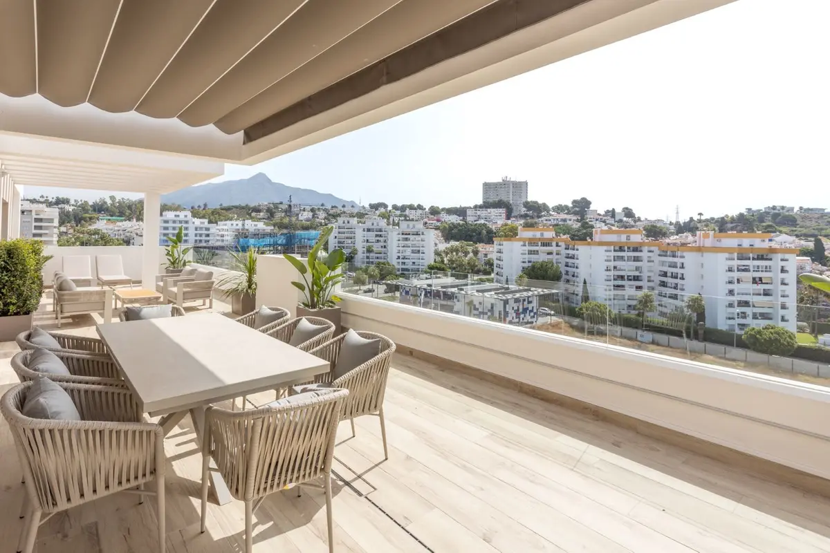 Middle Floor Apartment in Nueva Andalucía