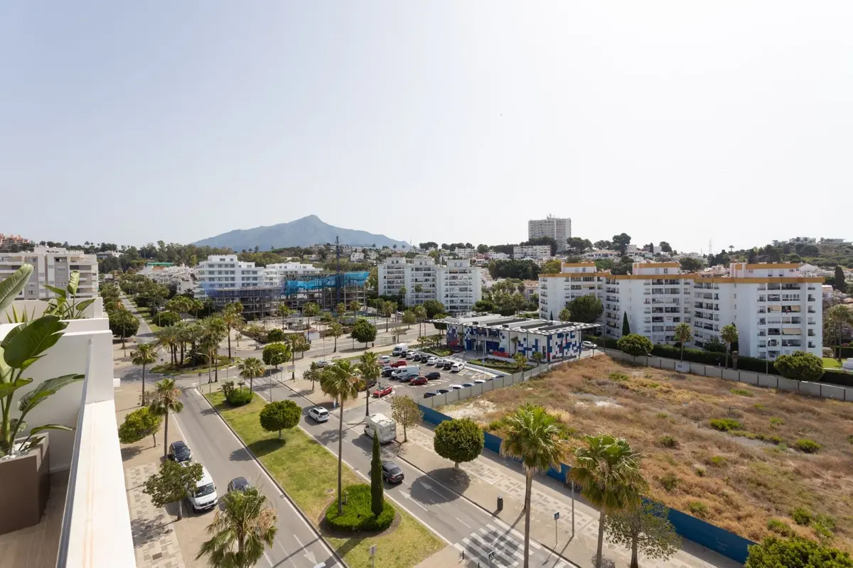 Middle Floor Apartment in Nueva Andalucía