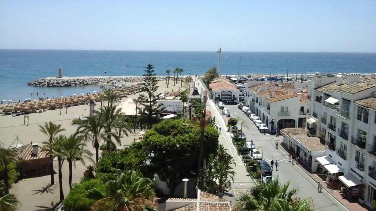 Middle Floor Apartment in Puerto Banús