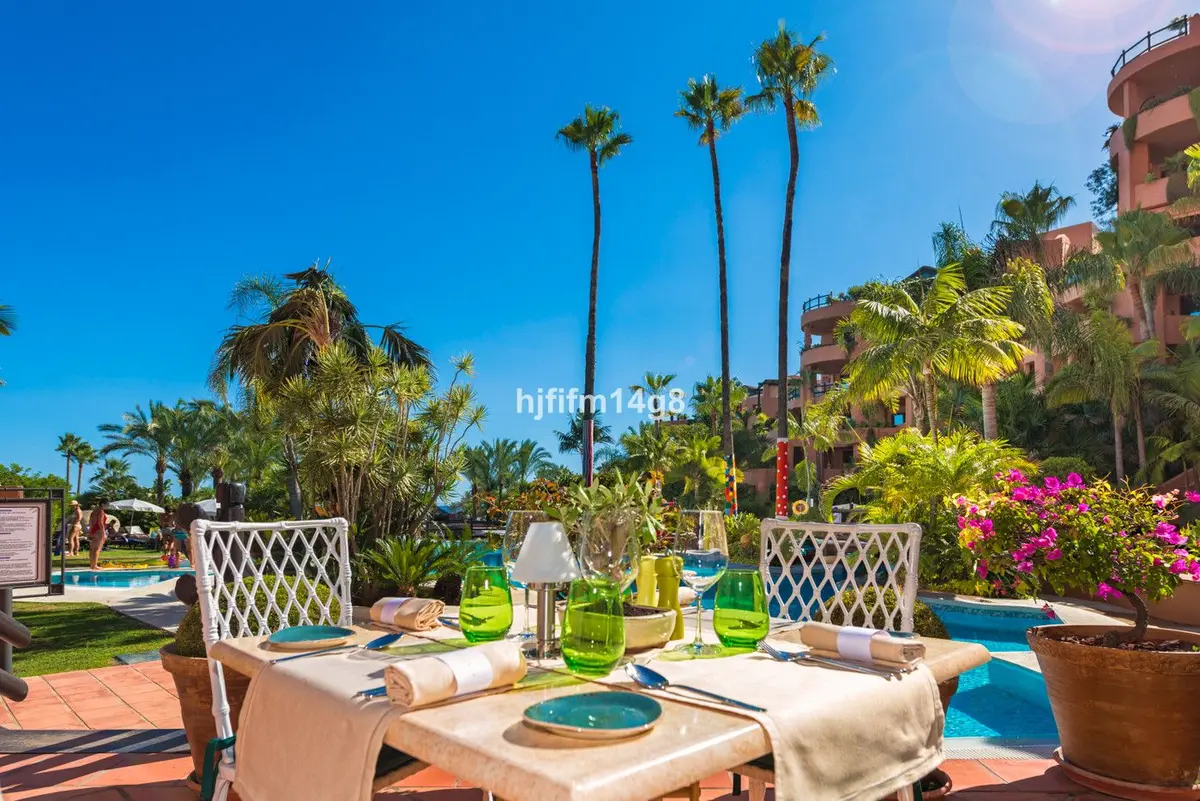 Middle Floor Apartment in Estepona