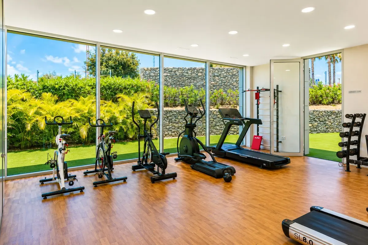Middle Floor Apartment in Estepona