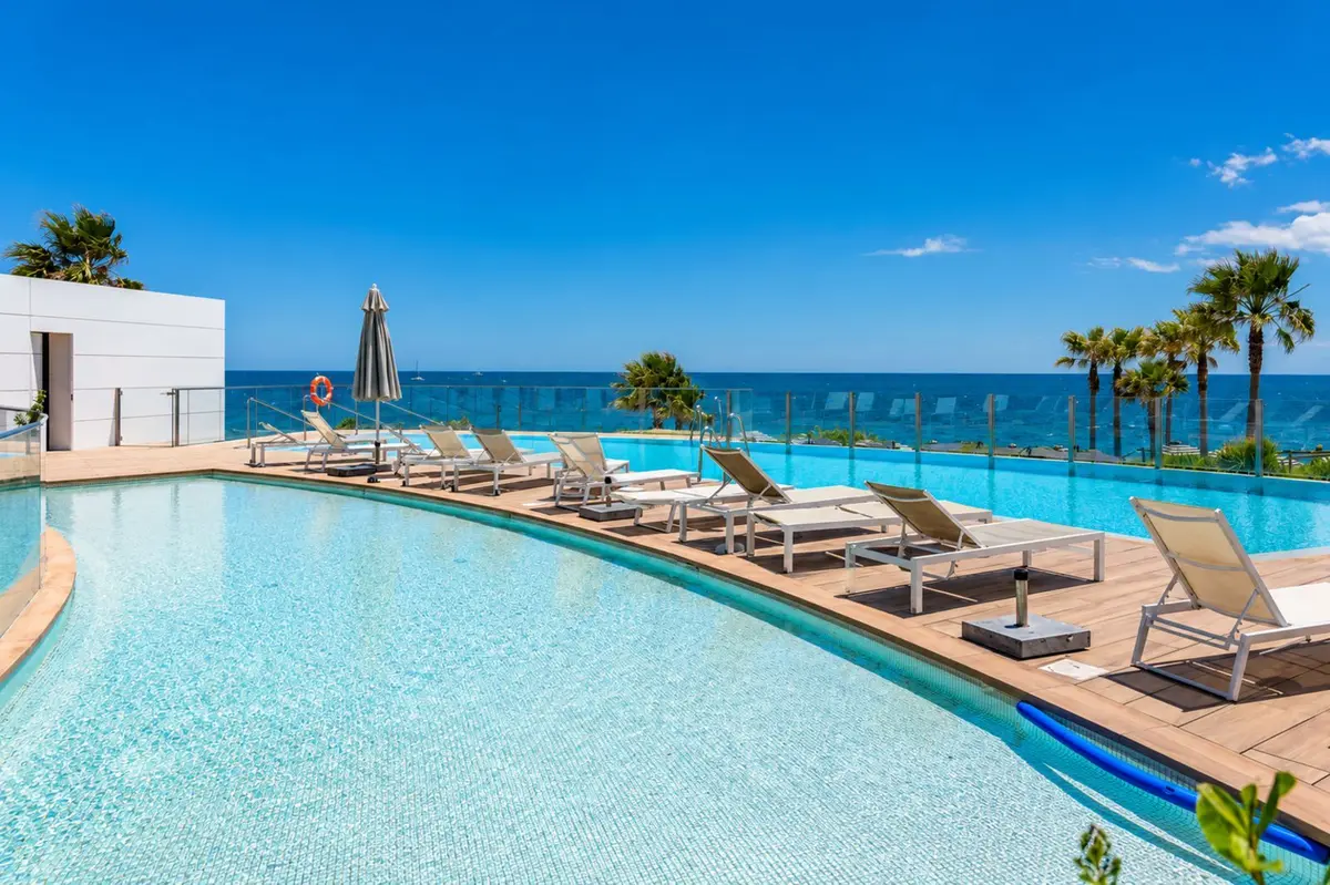 Middle Floor Apartment in Estepona