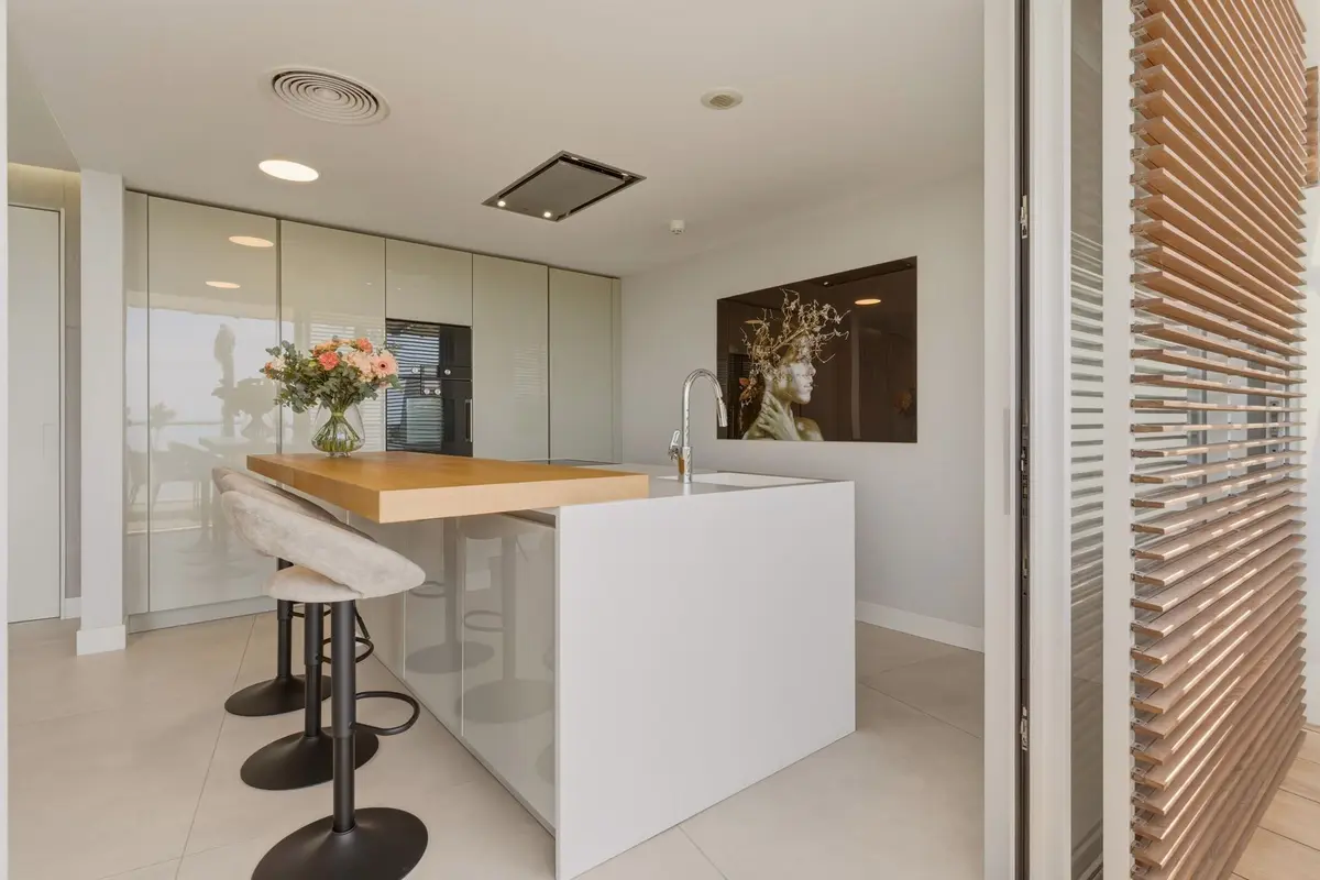 Middle Floor Apartment in Estepona