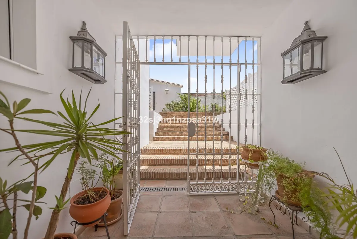 Detached Villa in Estepona