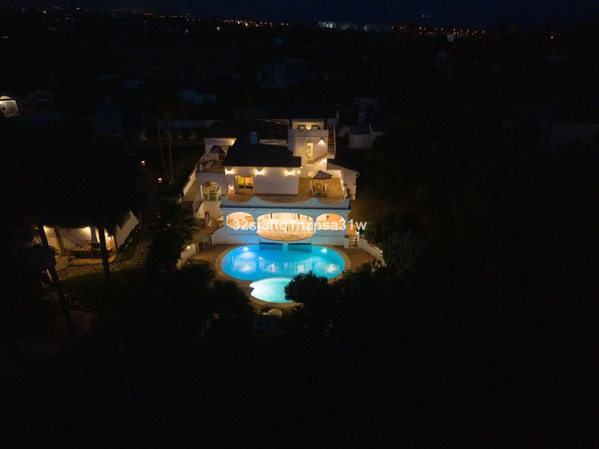 Detached Villa in Estepona