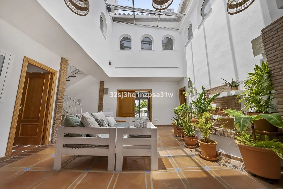 Detached Villa in Estepona