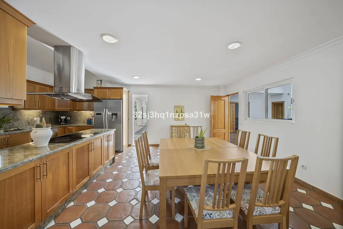 Detached Villa in Estepona