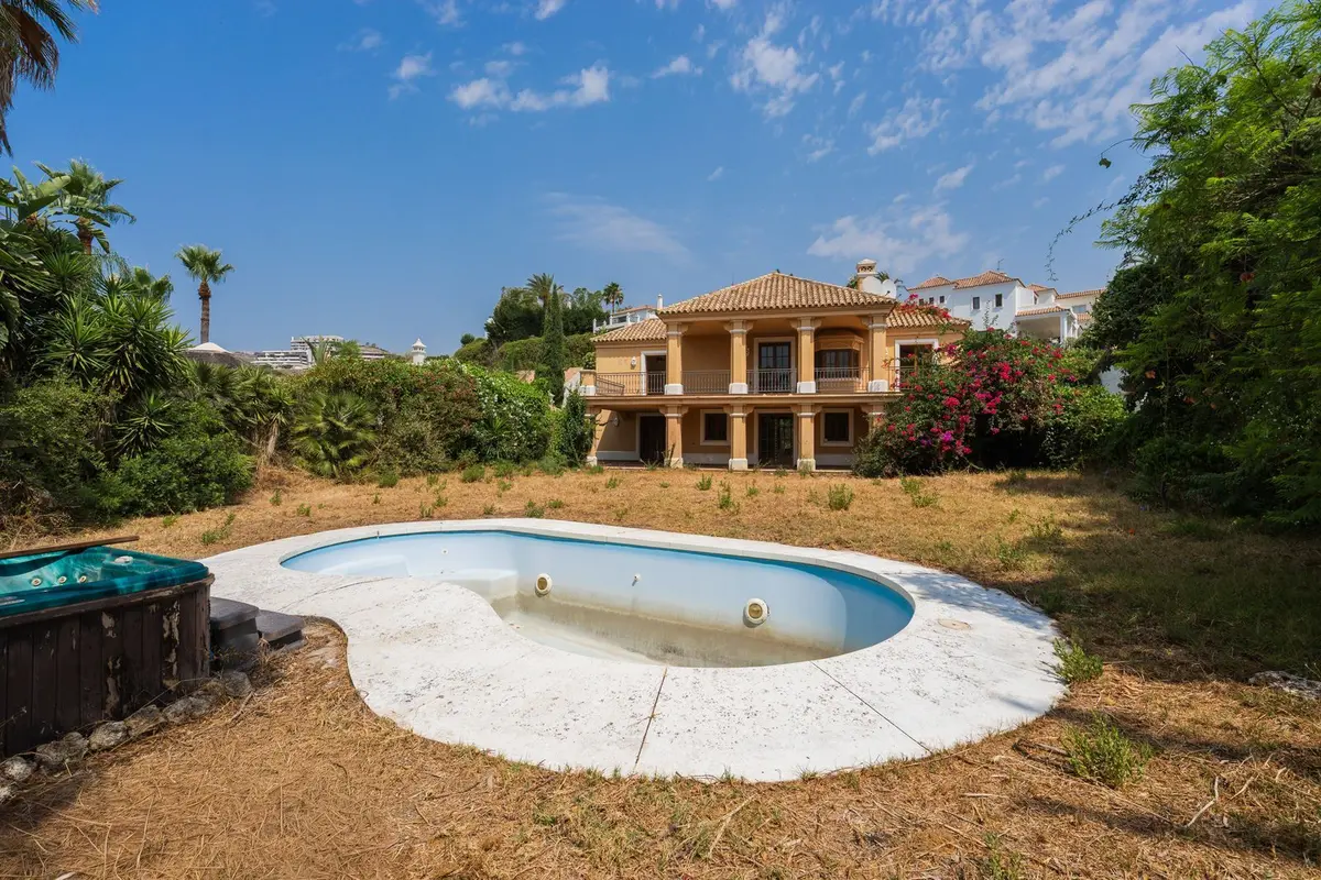 Detached Villa in Estepona