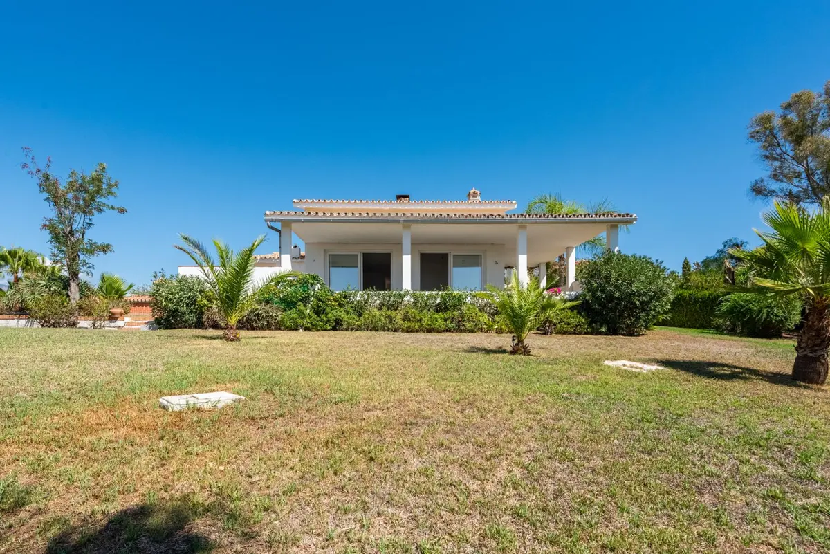 Detached Villa in Atalaya