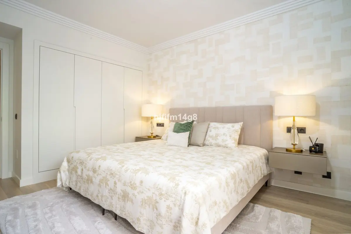 Middle Floor Apartment in Nueva Andalucía