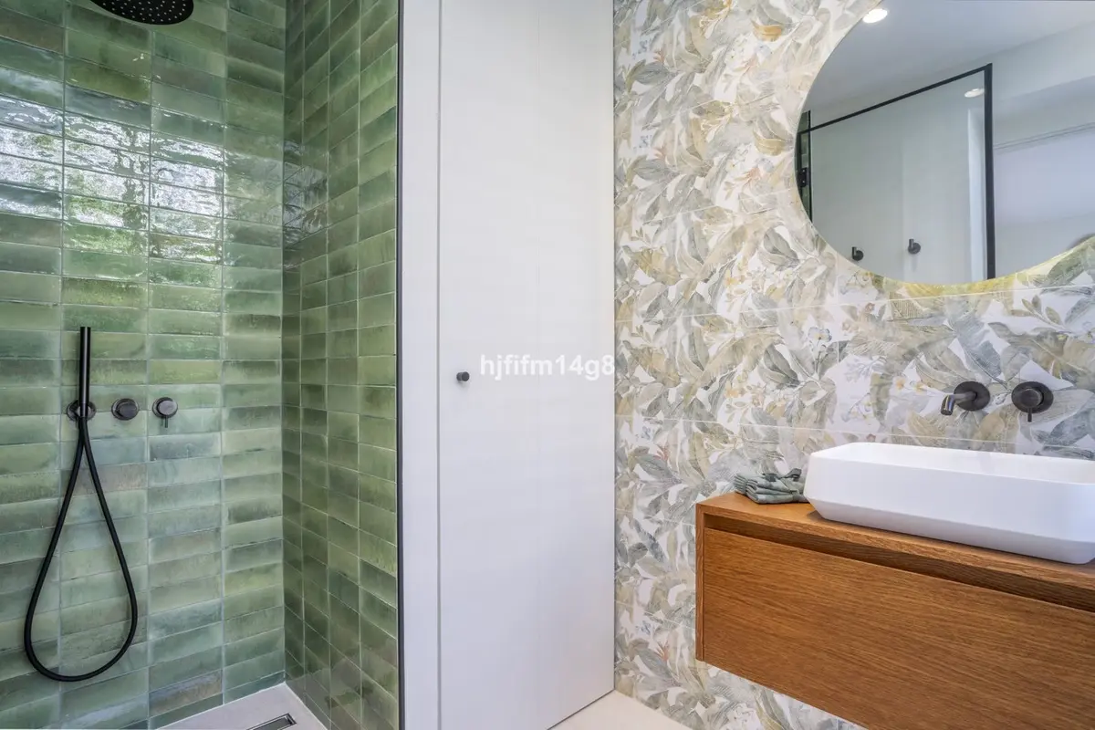 Middle Floor Apartment in Nueva Andalucía