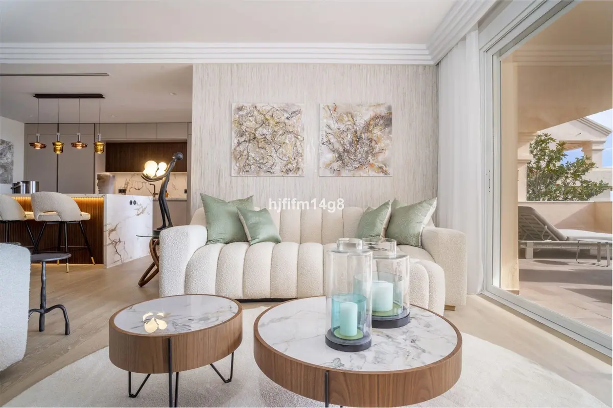 Middle Floor Apartment in Nueva Andalucía