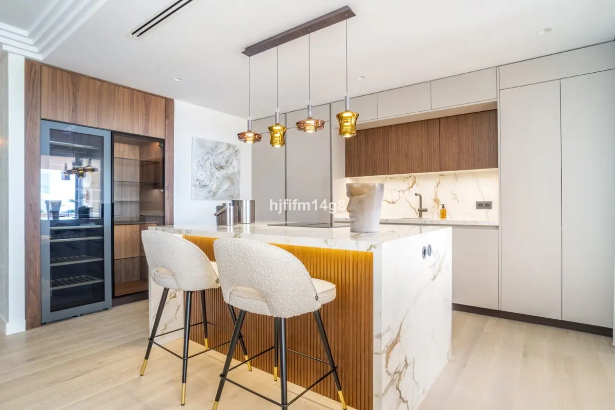 Middle Floor Apartment in Nueva Andalucía