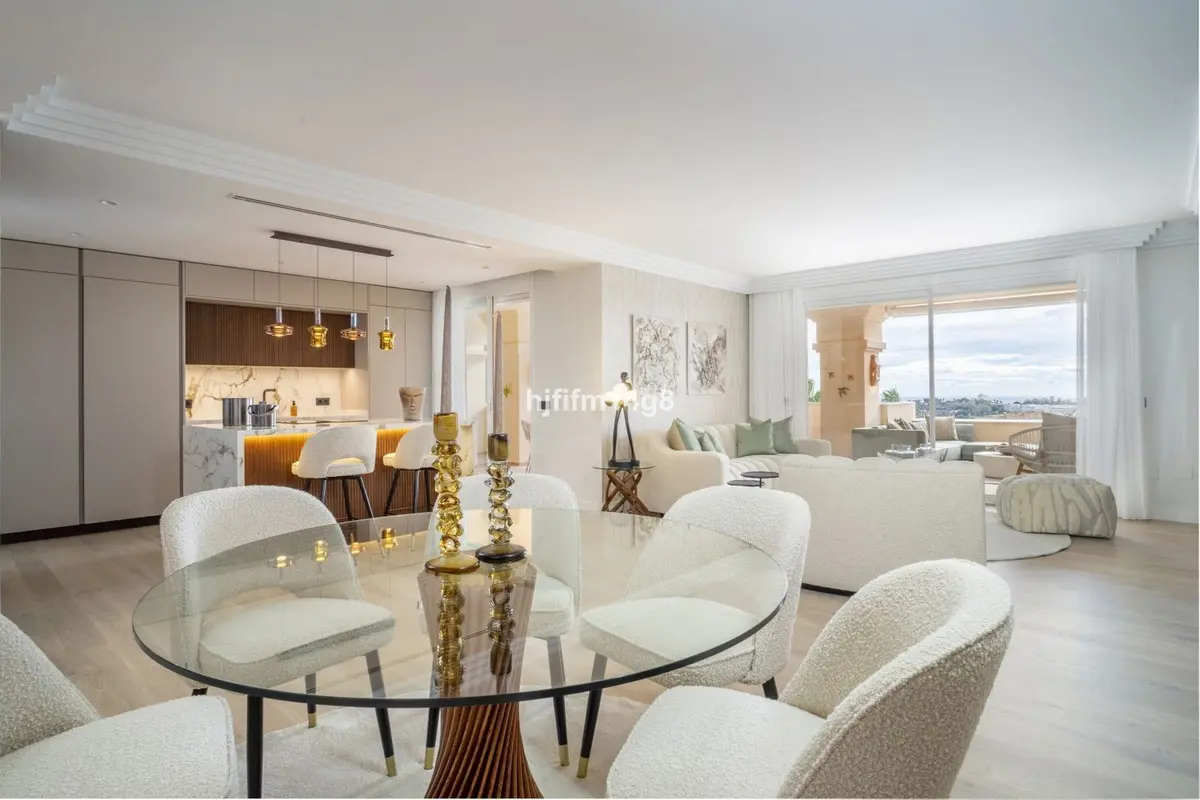 Middle Floor Apartment in Nueva Andalucía
