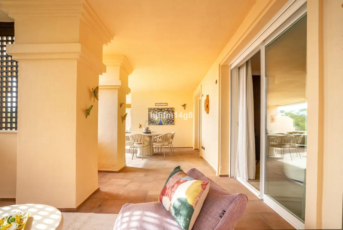 Middle Floor Apartment in Nueva Andalucía