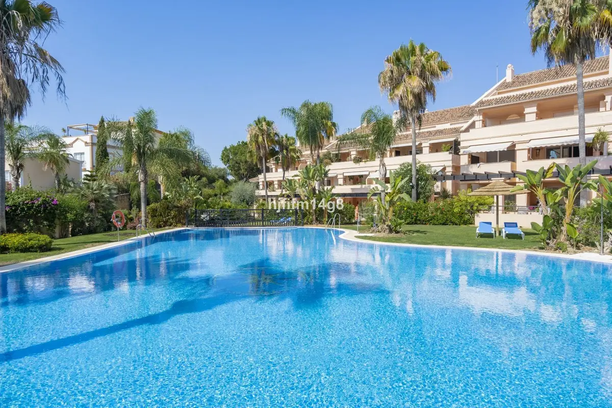 Middle Floor Apartment in Nueva Andalucía