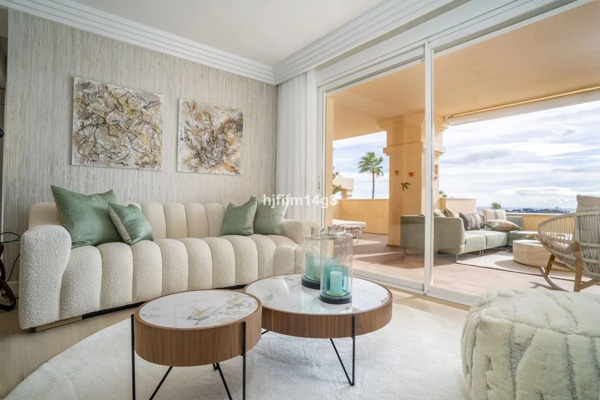 Middle Floor Apartment in Nueva Andalucía