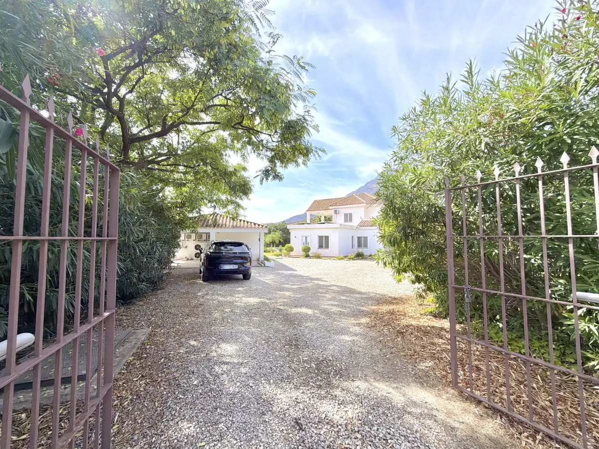 Detached Villa in Estepona