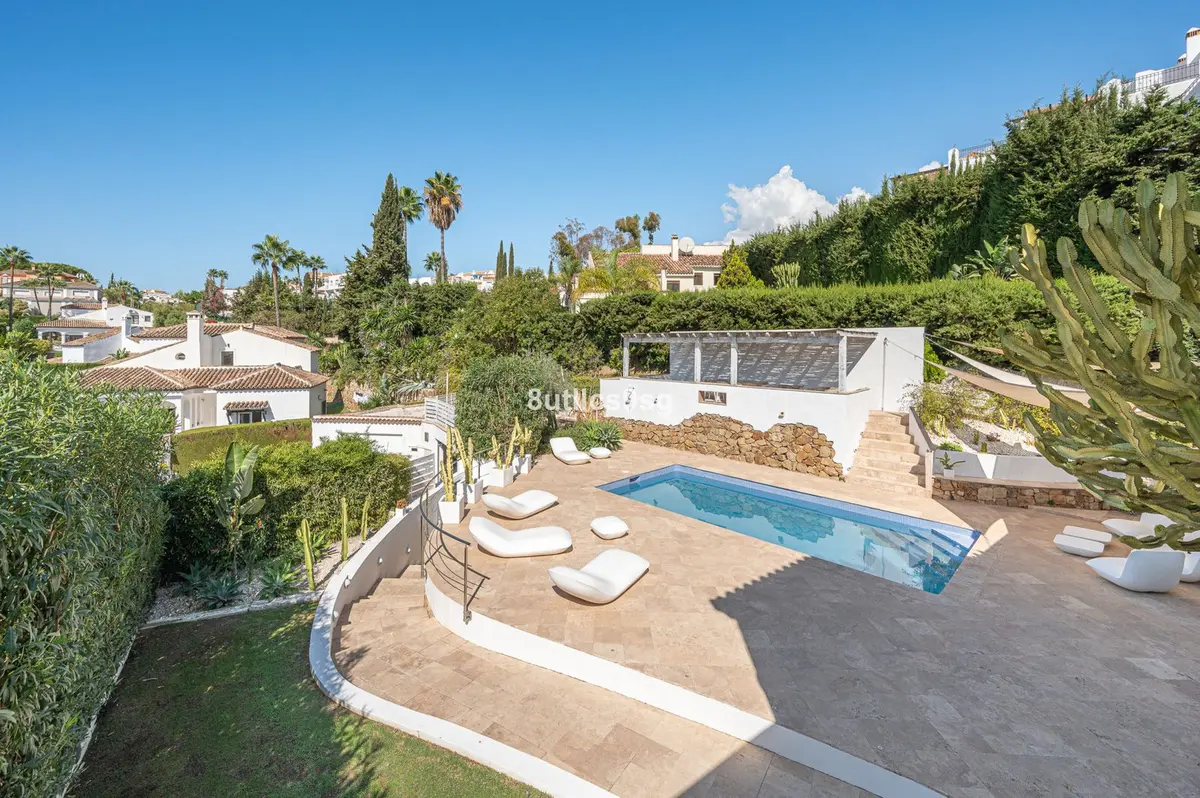 Detached Villa in Nueva Andalucía