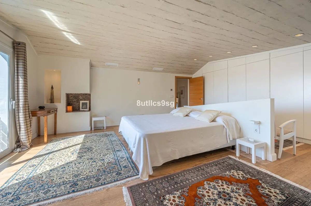 Detached Villa in Nueva Andalucía