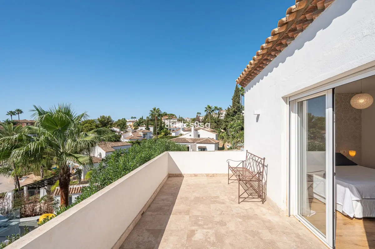 Detached Villa in Nueva Andalucía