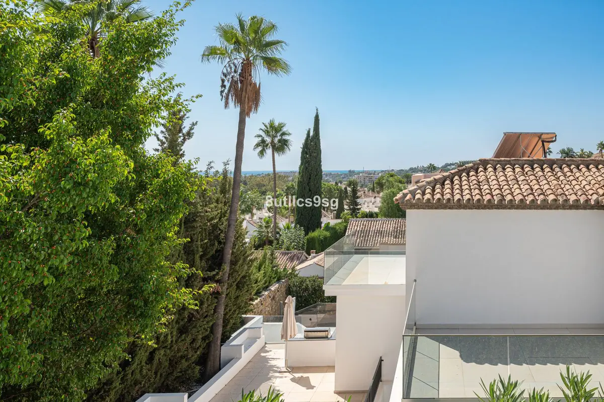 Detached Villa in Nueva Andalucía
