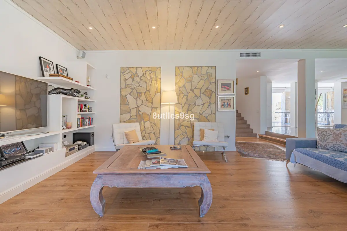 Detached Villa in Nueva Andalucía