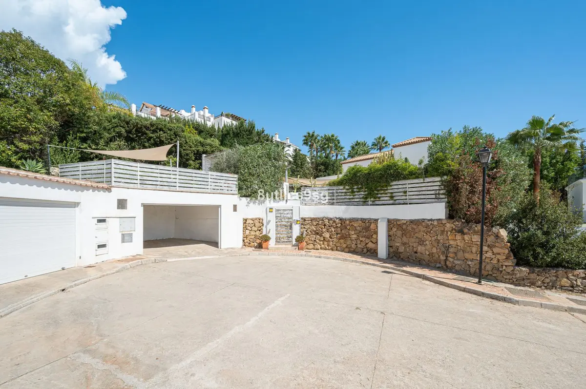 Detached Villa in Nueva Andalucía