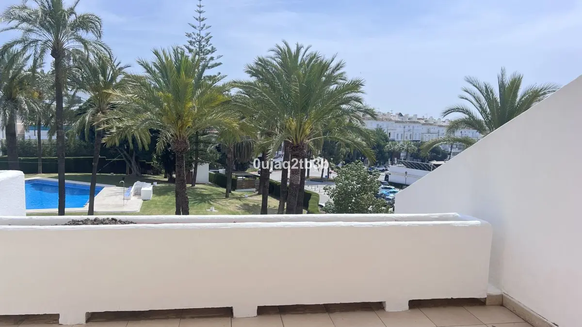 Duplex in Nueva Andalucía