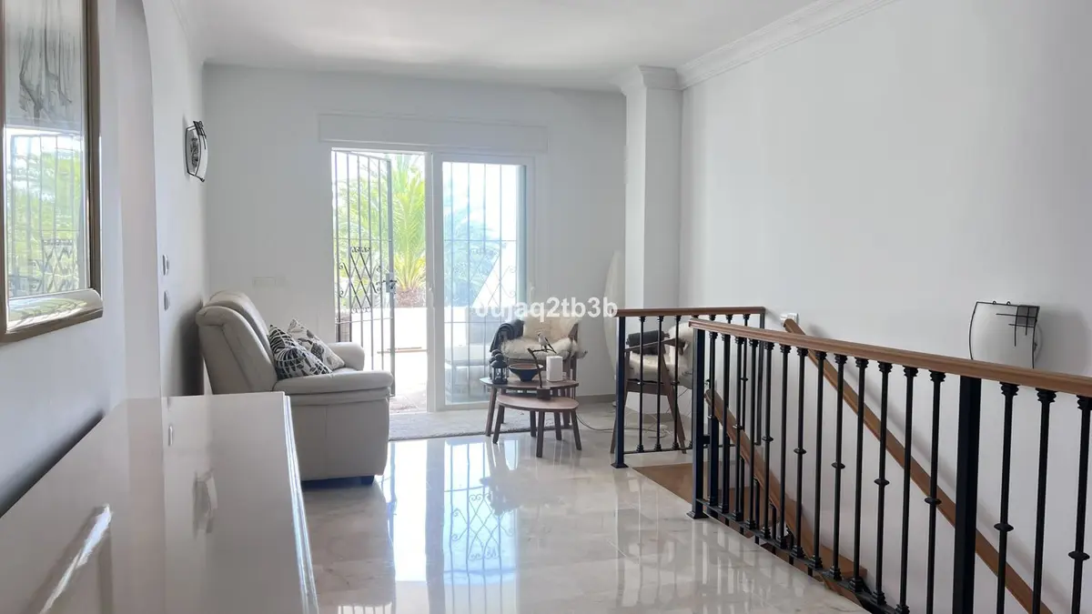 Duplex in Nueva Andalucía