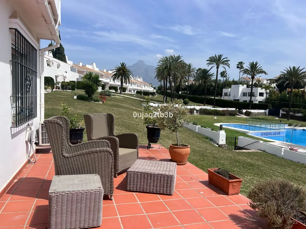 Duplex in Nueva Andalucía