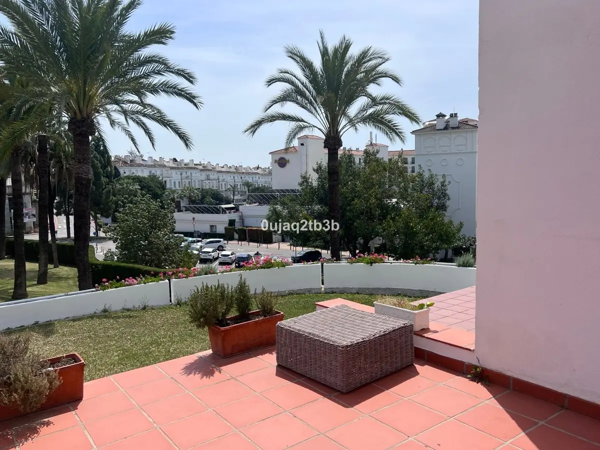 Duplex in Nueva Andalucía