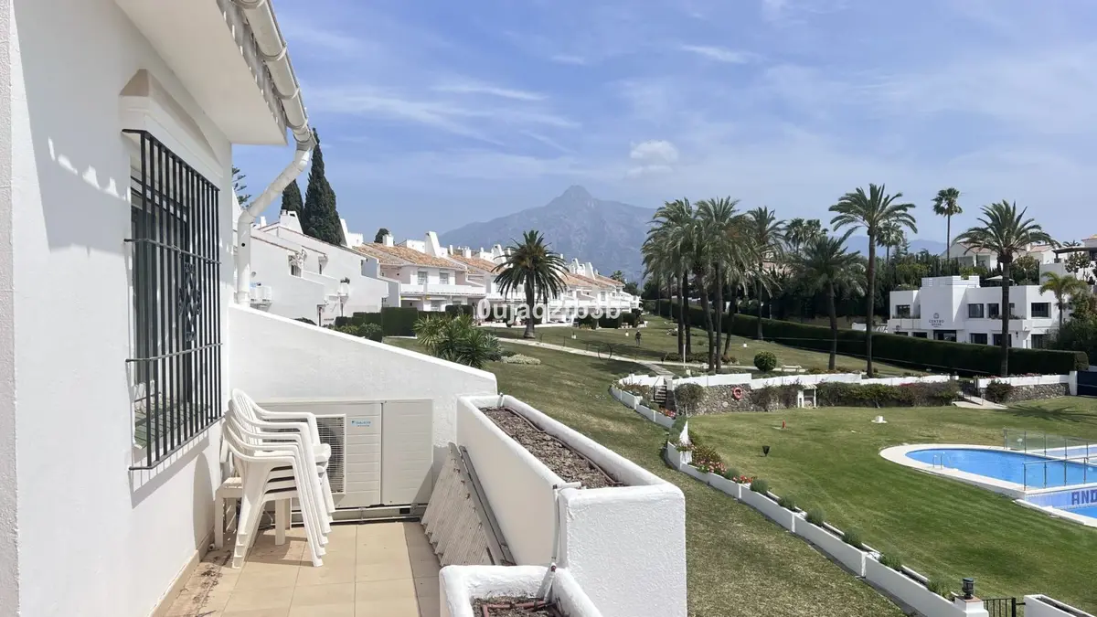 Duplex in Nueva Andalucía