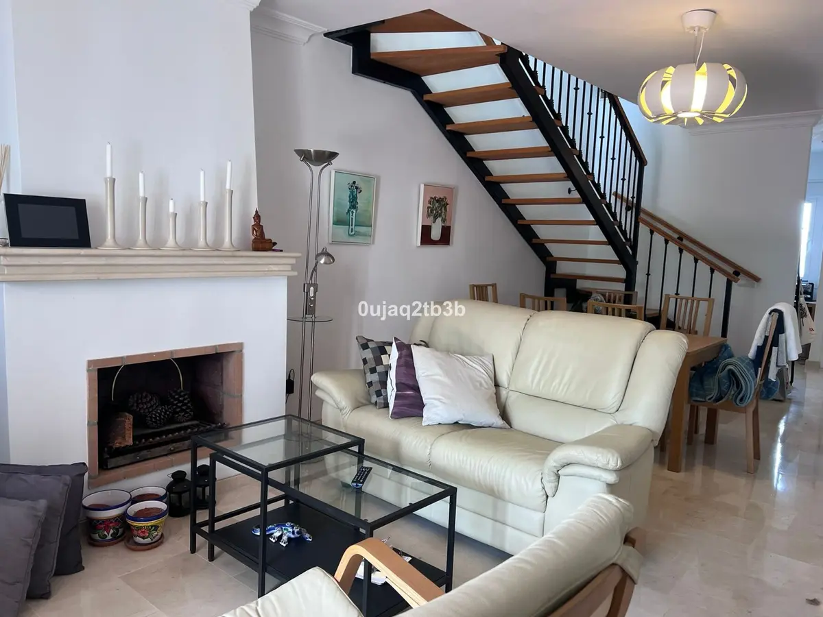 Duplex in Nueva Andalucía