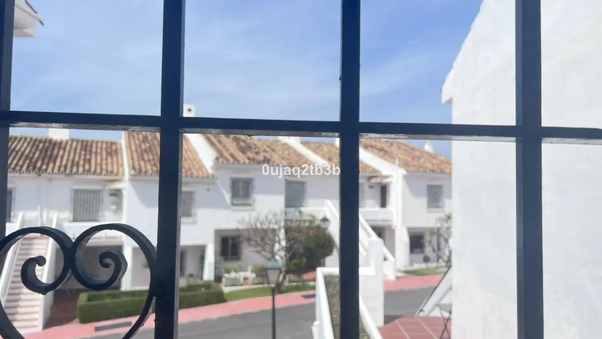 Duplex in Nueva Andalucía