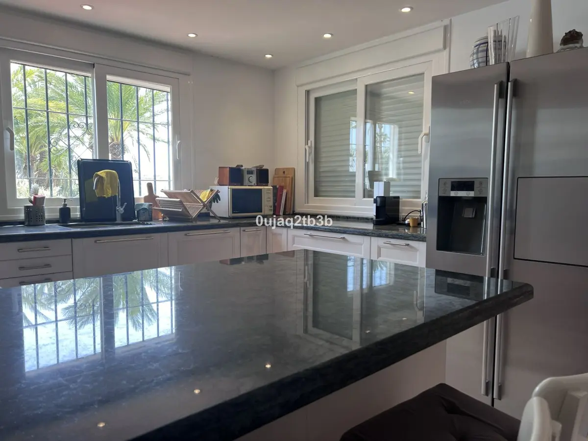 Duplex in Nueva Andalucía