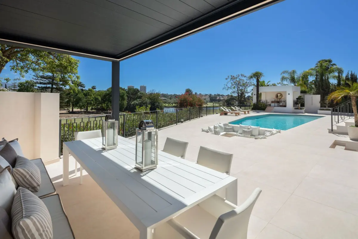 Detached Villa in Nueva Andalucía