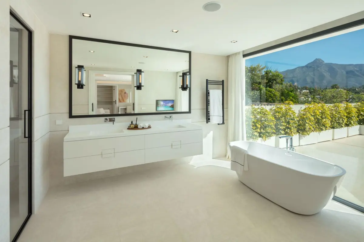 Detached Villa in Nueva Andalucía