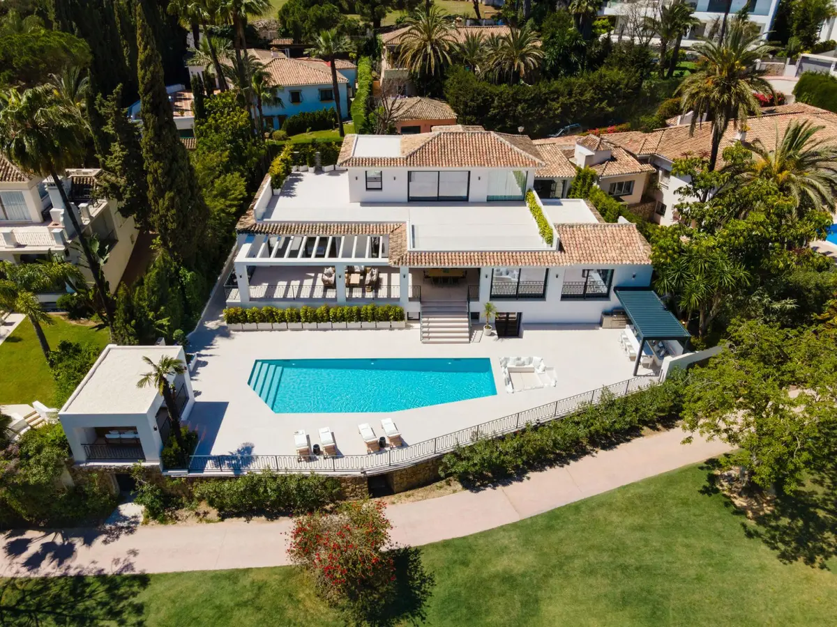 Detached Villa in Nueva Andalucía