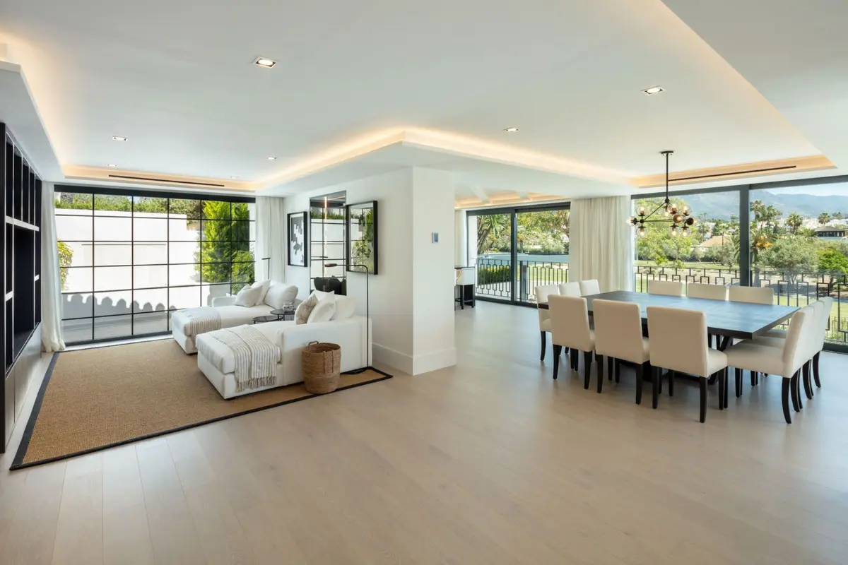 Detached Villa in Nueva Andalucía