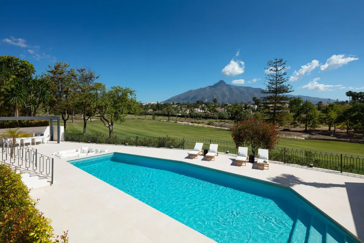 Detached Villa in Nueva Andalucía