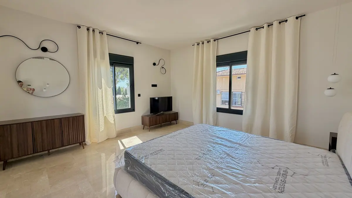 Detached Villa in Nueva Andalucía