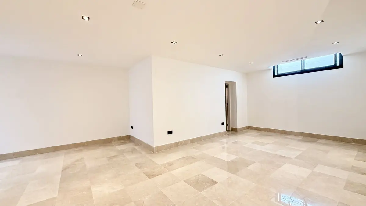 Detached Villa in Nueva Andalucía