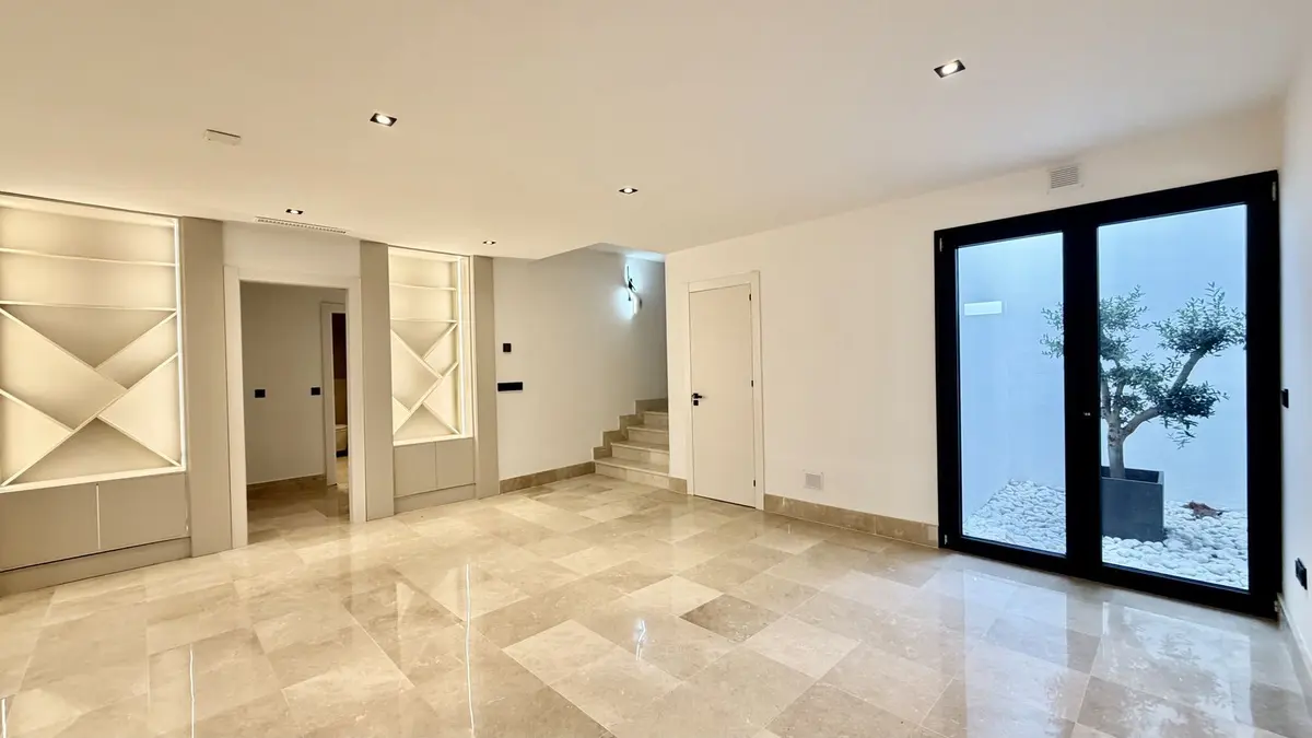 Detached Villa in Nueva Andalucía